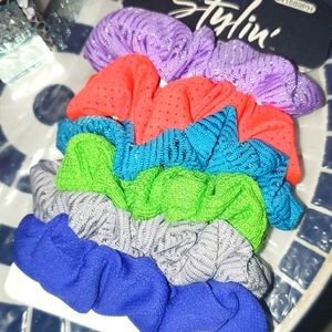 SET OF 6 ASSORTMENT STYLIN SCRUNCHIES